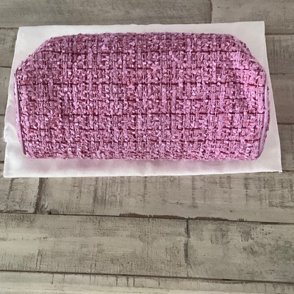 CHANEL Pink Tweed Cosmetic Pouch - Picture 4 of 14